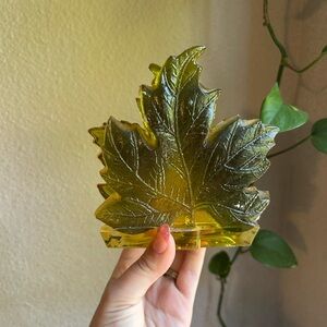 Vintage Wondermold Lucite napkin/letter holder